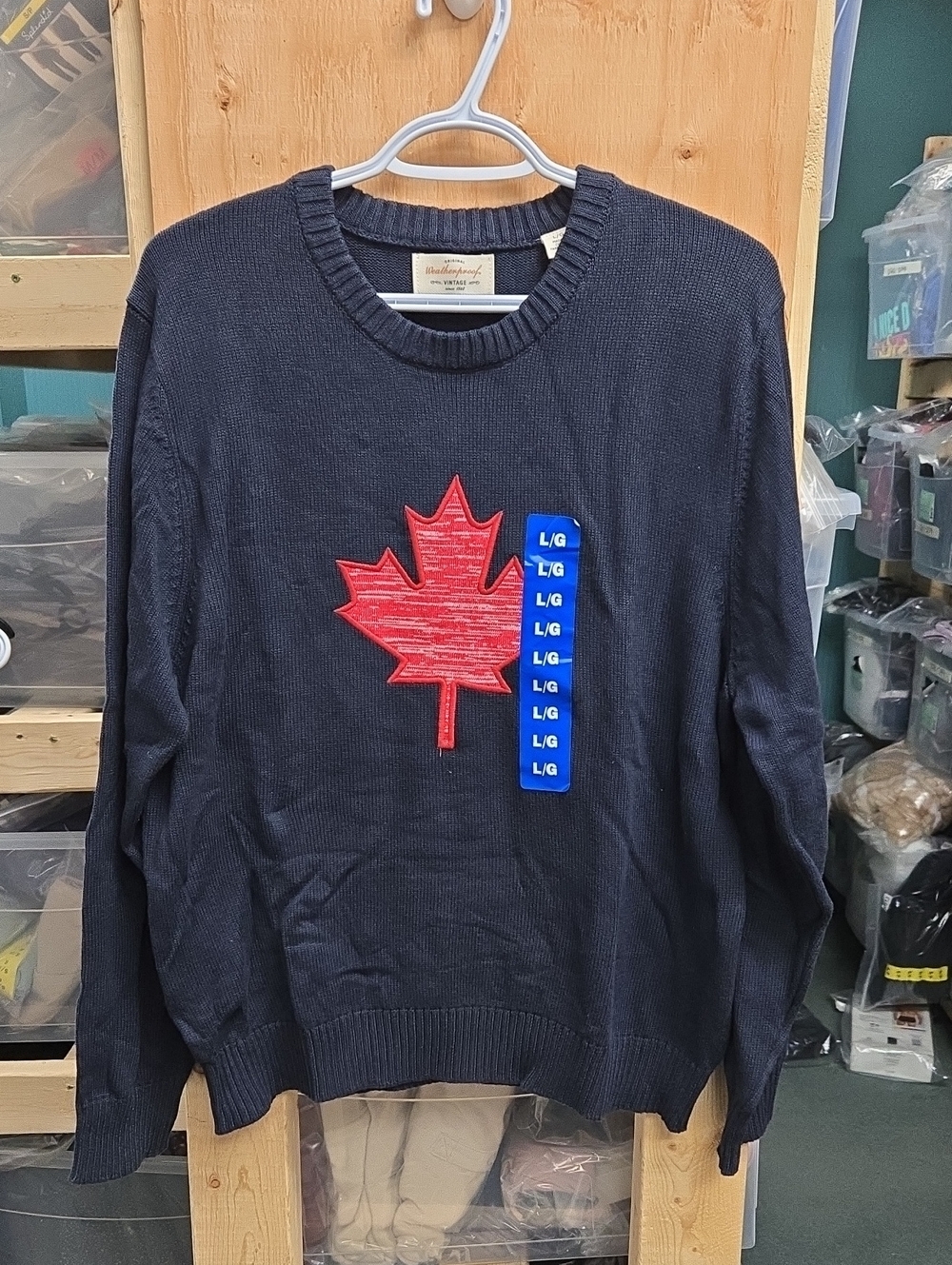 Weatherproof Vintage Size L Navy Maple Leaf Knit Sweater